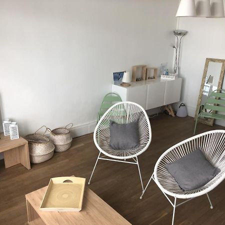 Villa Les Fleurs Appartement En Front De Mer Мер-ле-Бен Екстериор снимка