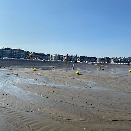 Villa Les Fleurs Appartement En Front De Mer Мер-ле-Бен Екстериор снимка
