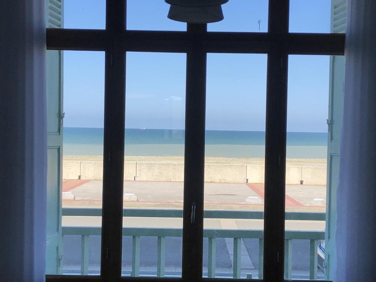 Villa Les Fleurs Appartement En Front De Mer Мер-ле-Бен Екстериор снимка